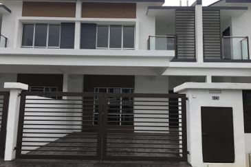Taman Ruby, Dengkil, Selangor 2 Storey Terrace For Sale GOOD CONDITION