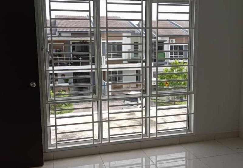 Taman Ruby, Dengkil, Selangor 2 Storey Terrace For Sale GOOD CONDITION