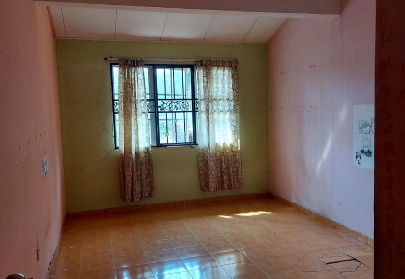 Taman Pantai Sepang Putra, Bagan Lalang 1 Sty Bungalow For Sale BELOW MARKET