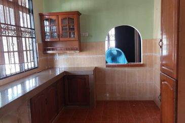 Taman Pantai Sepang Putra, Bagan Lalang 1 Sty Bungalow For Sale BELOW MARKET