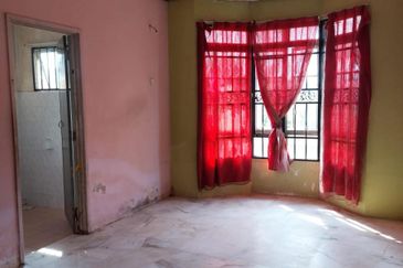 Taman Pantai Sepang Putra, Bagan Lalang 1 Sty Bungalow For Sale BELOW MARKET