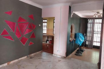 Taman Pantai Sepang Putra, Bagan Lalang 1 Sty Bungalow For Sale BELOW MARKET