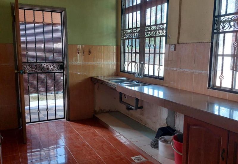 Taman Pantai Sepang Putra, Bagan Lalang 1 Sty Bungalow For Sale BELOW MARKET