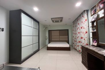 Taman Tasik Semenyih (Lake Residence)