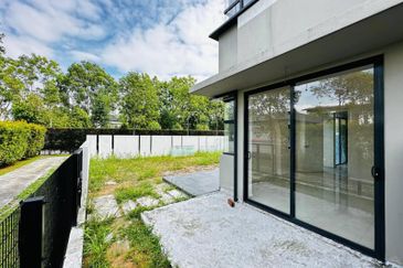 Bandar Tropicana Aman