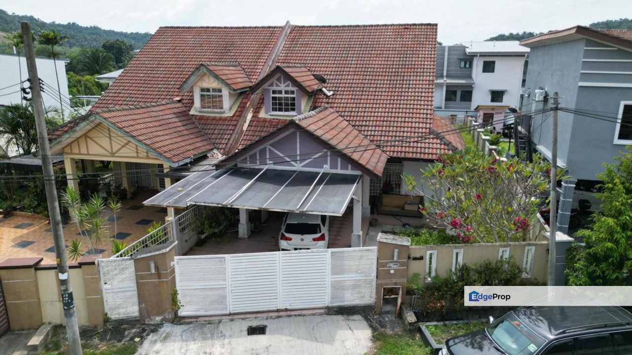 Taman Desa Sentosa, Bandar Baru Bangi 1.5 Storey Semi D For Sale RENOVATED, Selangor, Bangi