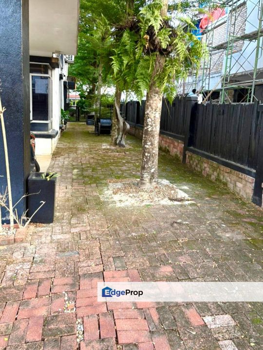 Urbana, D'Alpinia, Puchong 2.5 Storey Bungalow For Sale RENOVATED, Selangor, Puchong South