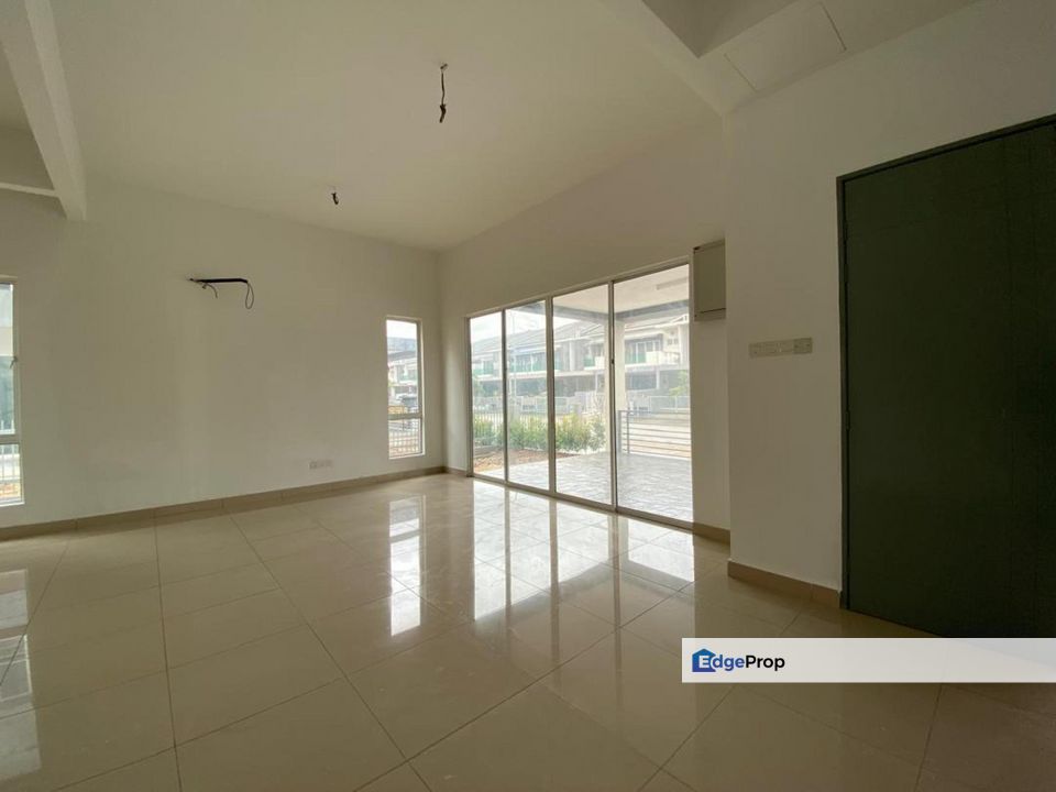 Taman Baiduri 2, Dengkil 3 Storey Semi D For Sale LUXURIOUS STRATEGIC LOCATION, Selangor, Dengkil