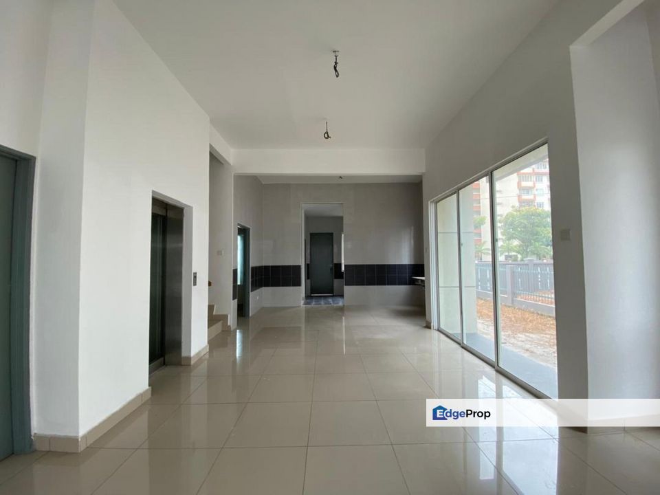 Taman Baiduri 2, Dengkil 3 Storey Semi D For Sale LUXURIOUS STRATEGIC LOCATION, Selangor, Dengkil