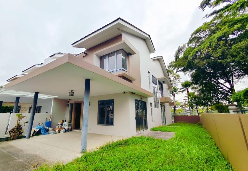 Summerglades, Perdana Lakeview West