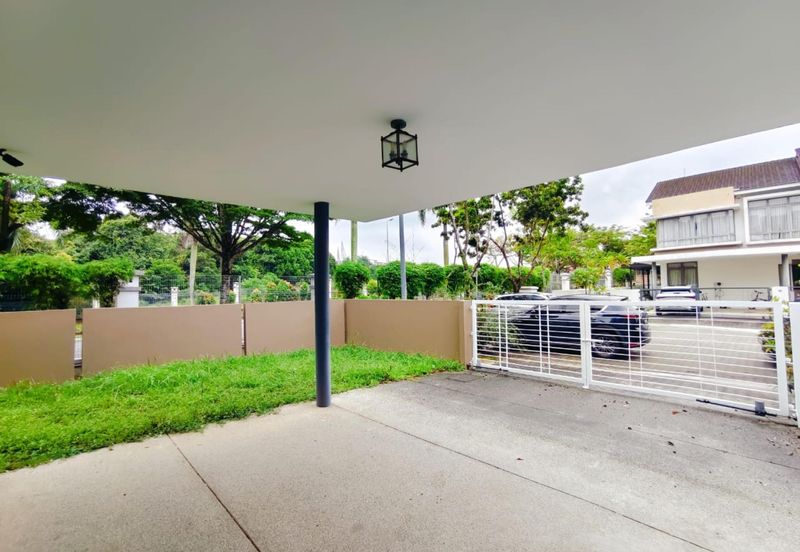 Summerglades, Perdana Lakeview West