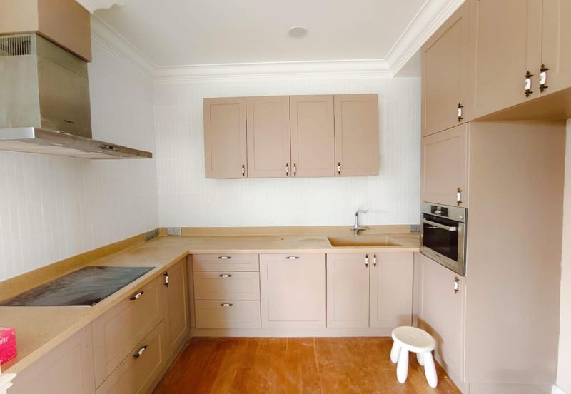 Summerglades, Perdana Lakeview West