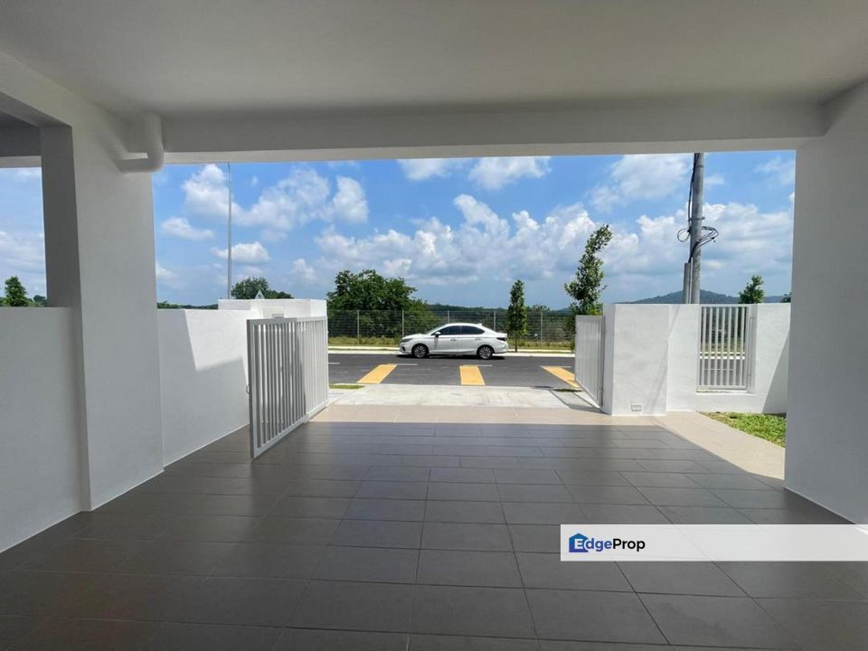 Taman Bayu Sutera, Bandar Sri Sendayan 2 Storey Terrace For Sale END LOT, Negeri Sembilan, Seremban