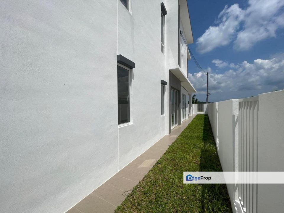 Taman Bayu Sutera, Bandar Sri Sendayan 2 Storey Terrace For Sale END LOT, Negeri Sembilan, Seremban