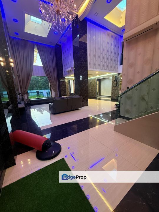 Bandar Kinrara, Puchong, Selangor 2.5 Storey Bungalow For Sale END LOT, Selangor, Puchong