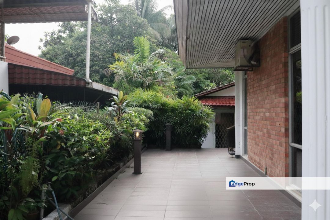 SS19, Subang Jaya 2 Storey Bungalow For Sale BEAUTIFUL RENOVATED, Selangor, Subang Jaya