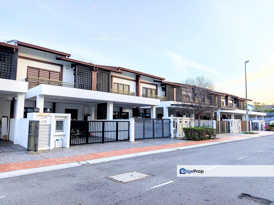 Myra Saujana, Sungai Merab, Dengkil 2 Storey Terrace For Sale  END LOT, Selangor, Dengkil