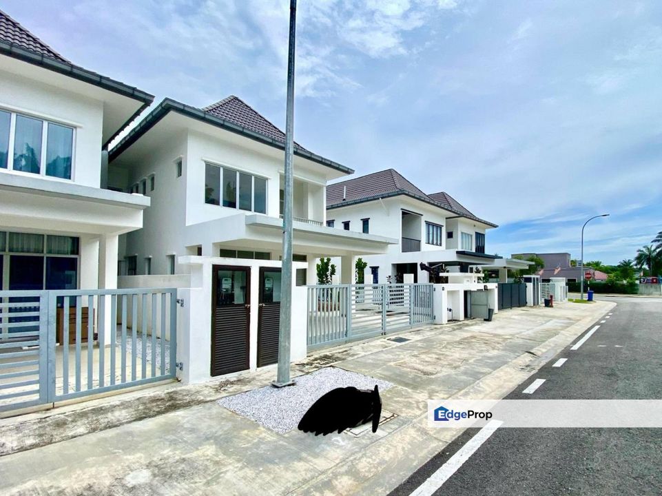 Lamna Sutera, Seksyen U15, Shah Alam 2 Storey Semi D For Sale FACING OPEN, Selangor, Putra Heights