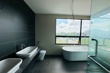 Vittaria, Setia Eco Glades