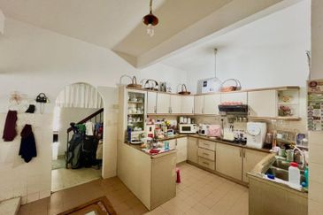 Ulu Klang, Selangor Double Storey Terrace For Sale CORNER LOT BELOW MARKET