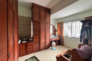 Ulu Klang, Selangor Double Storey Terrace For Sale CORNER LOT BELOW MARKET