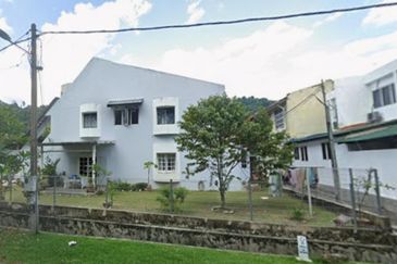 Ulu Klang, Selangor Double Storey Terrace For Sale CORNER LOT BELOW MARKET