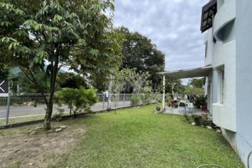 Ulu Klang, Selangor Double Storey Terrace For Sale CORNER LOT BELOW MARKET
