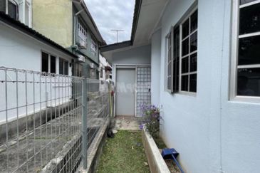 Ulu Klang, Selangor Double Storey Terrace For Sale CORNER LOT BELOW MARKET