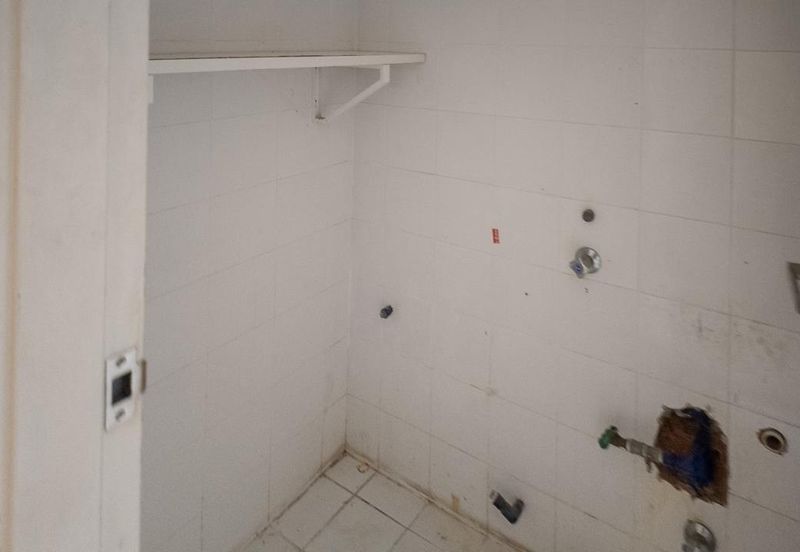 Summerglades, Perdana Lakeview West