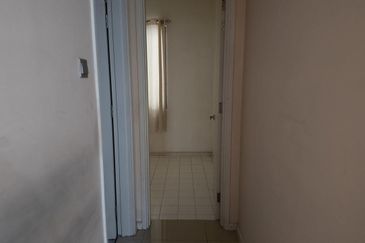 Summerglades, Perdana Lakeview West