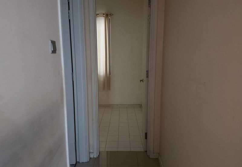 Summerglades, Perdana Lakeview West