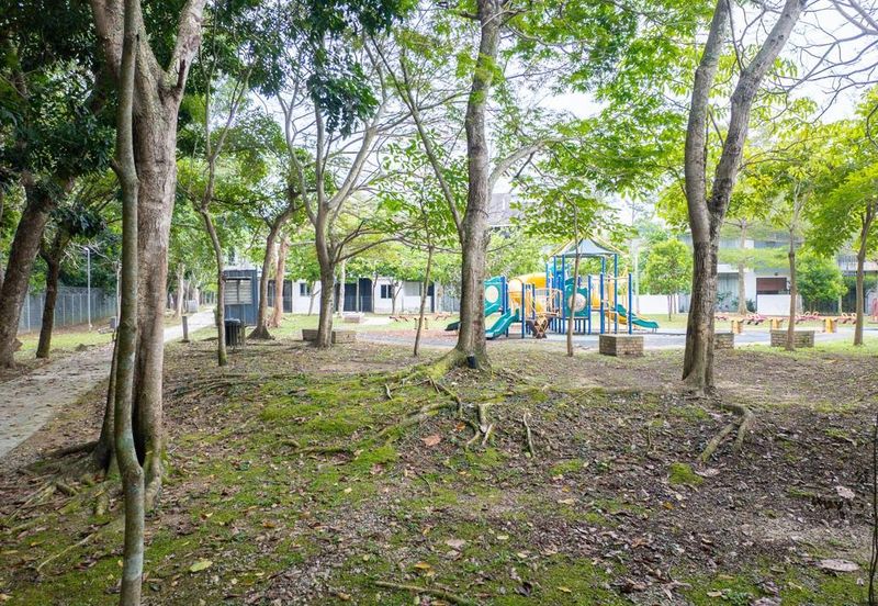 Summerglades, Perdana Lakeview West