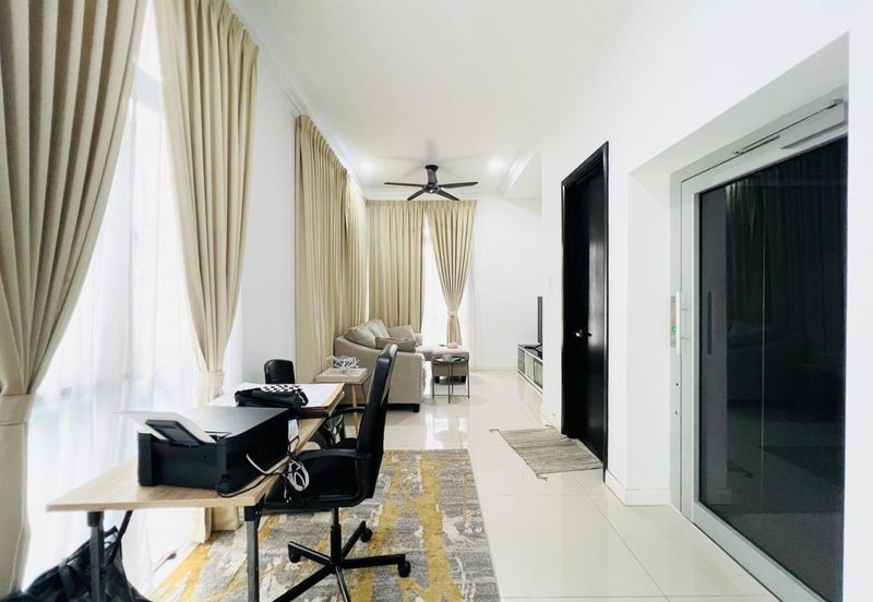 Augusta Residence, Presint 12