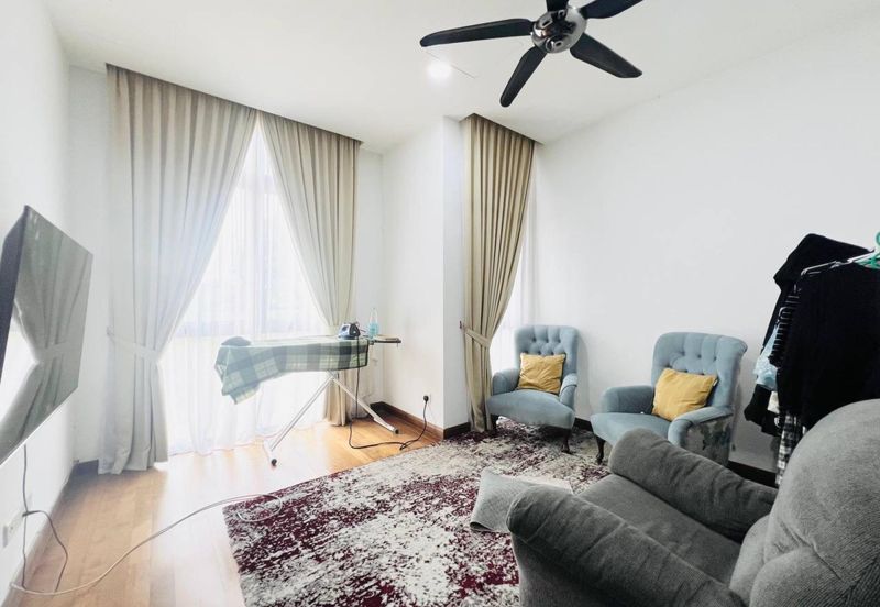 Augusta Residence, Presint 12