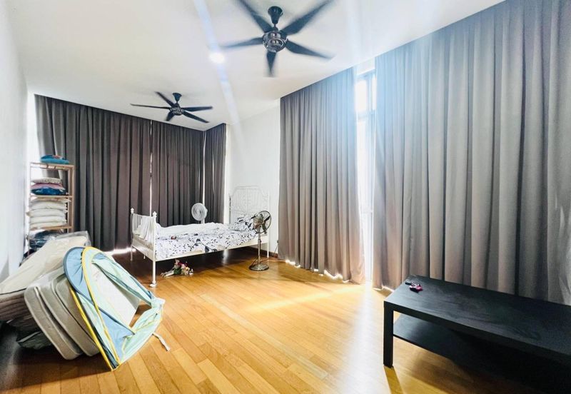 Augusta Residence, Presint 12