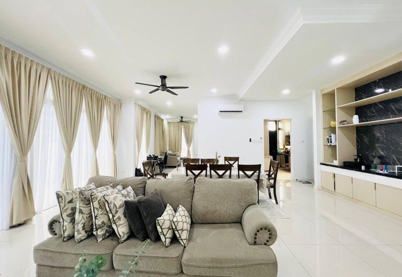 Augusta Residence, Presint 12