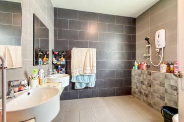 Parkfield Residences, Tropicana Heights