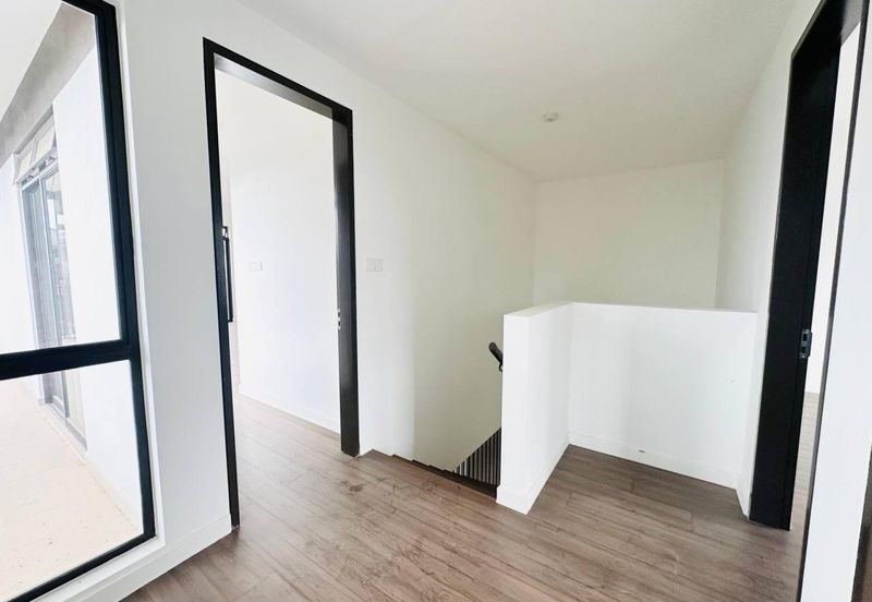 The Mulia Residence, Cyberjaya 3 Storey Terrace For Sale END LOT