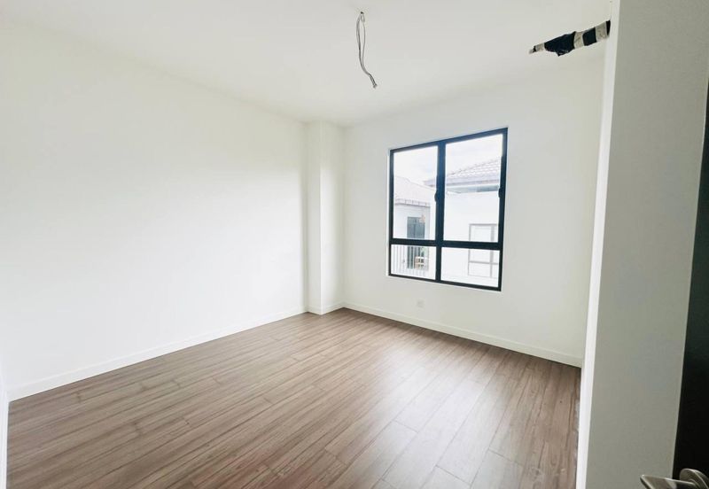 The Mulia Residence, Cyberjaya 3 Storey Terrace For Sale END LOT