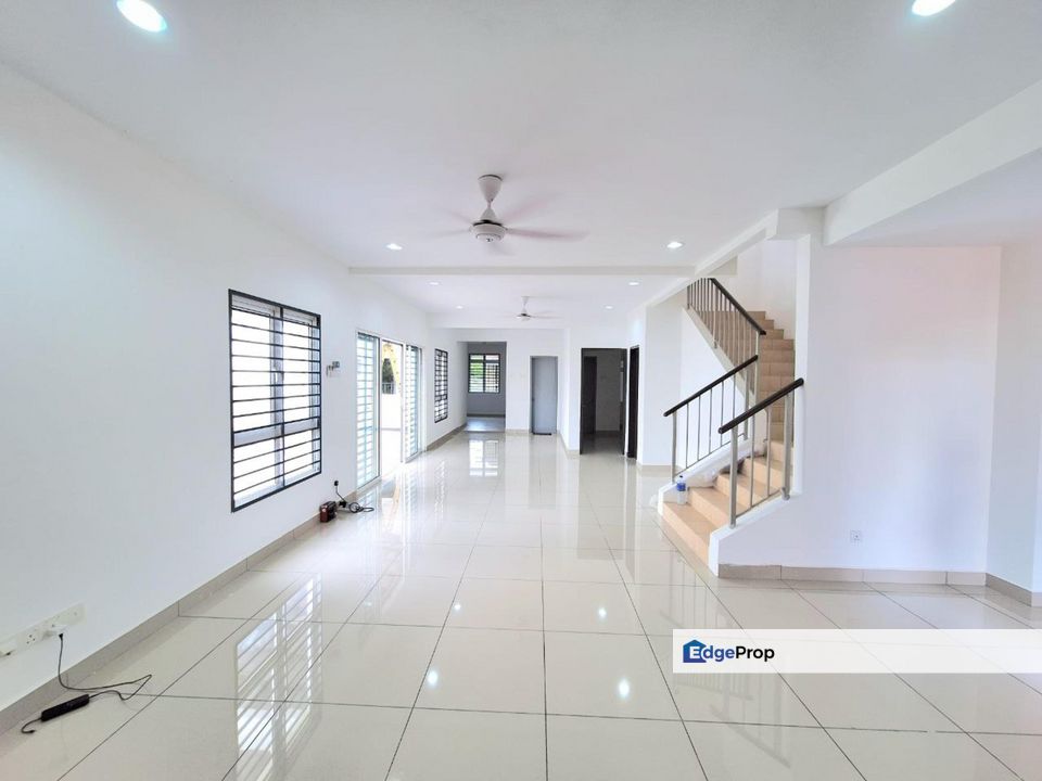 Taman Jenderam Damai, Dengkil 2 Storey Semi D For Sale RENOVATED SPACIOUS, Selangor, Dengkil