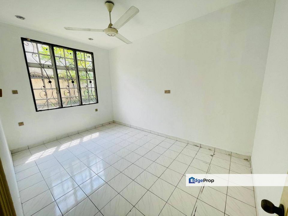 Jalan Kuarza, Seksyen 7, Shah Alam 3 Storey Semi D For Sale FULLY RENOVATED, Selangor, Shah Alam