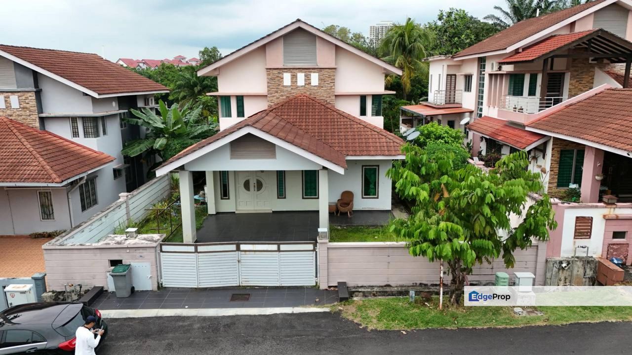 Cenderawasih Enstek, Bandar Baru Enstek 2 Storey Bungalow For Sale SPACIOUS, Negeri Sembilan, Labu