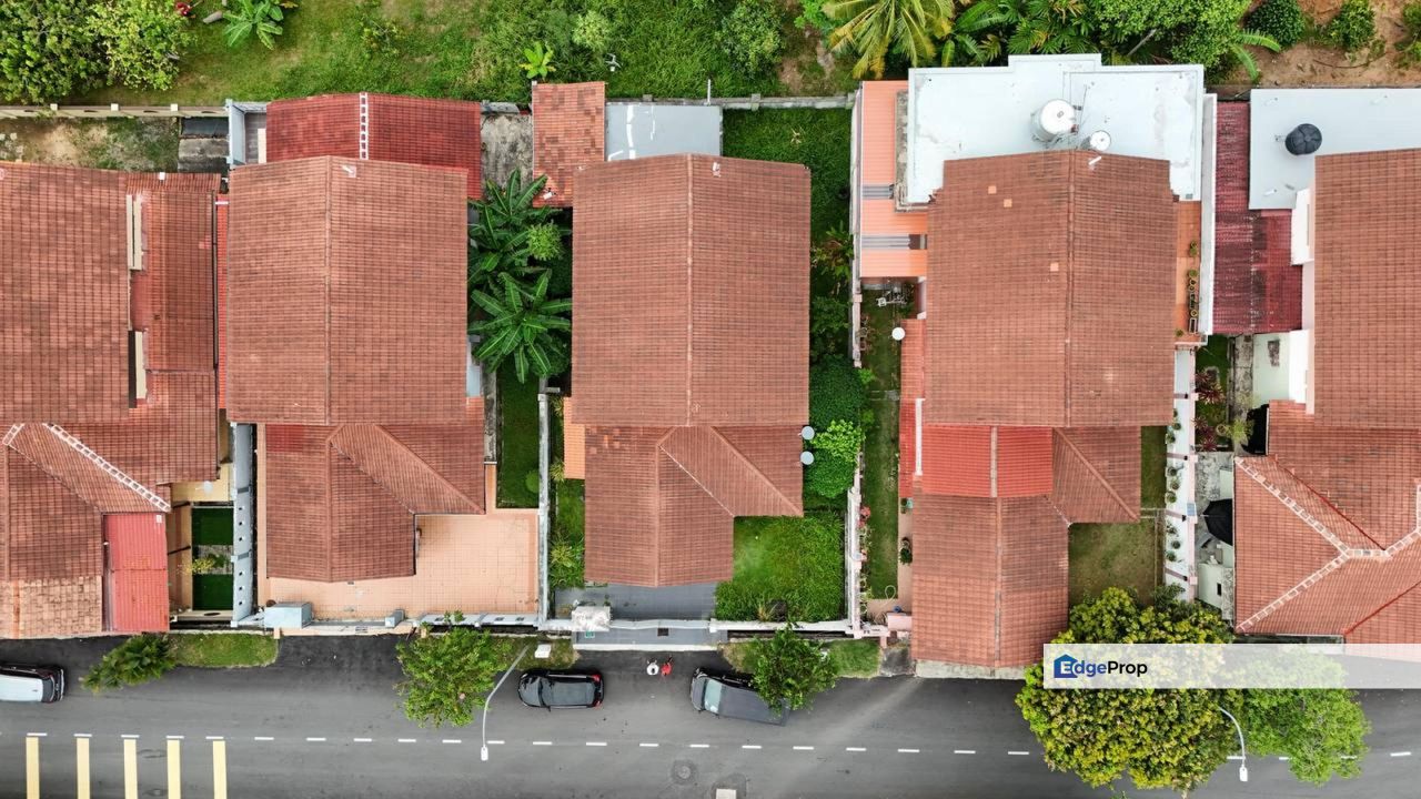 Cenderawasih Enstek, Bandar Baru Enstek 2 Storey Bungalow For Sale SPACIOUS, Negeri Sembilan, Labu