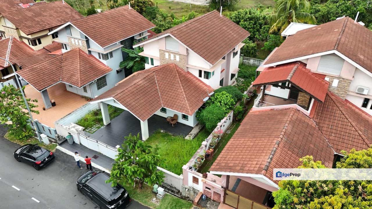 Cenderawasih Enstek, Bandar Baru Enstek 2 Storey Bungalow For Sale SPACIOUS, Negeri Sembilan, Labu