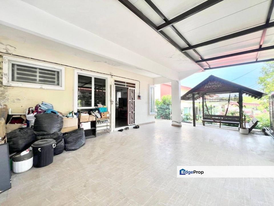 Salak Tinggi, Sepang 1 Storey Semi D For Sale RENOVATED FULLY FURNISHED, Selangor, Sepang