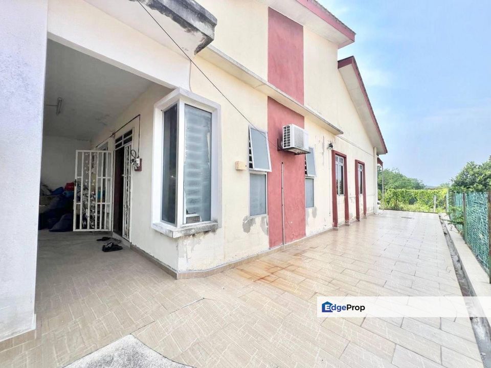 Salak Tinggi, Sepang 1 Storey Semi D For Sale RENOVATED FULLY FURNISHED, Selangor, Sepang