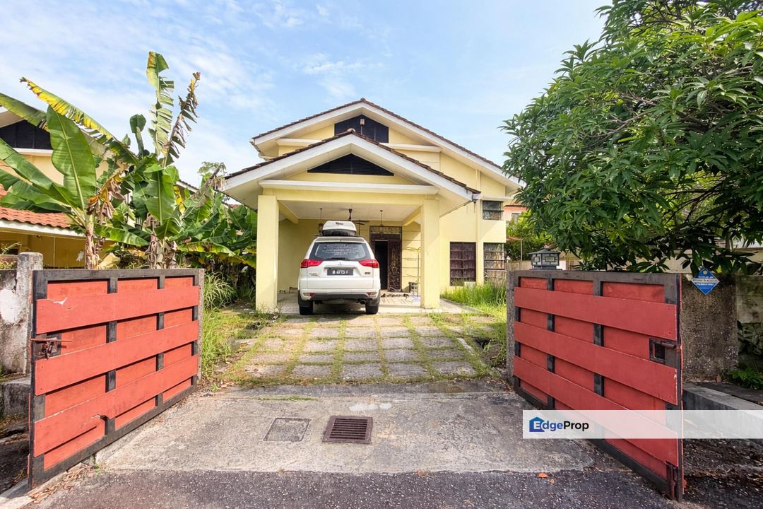 Jentayu, Bandar Baru Enstek 2 Storey Bungalow For Sale FULLY RENOVATED, Negeri Sembilan, Seremban