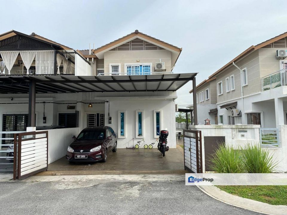 Taman Desiran Bayu, Puchong 2 Storey Semi D Cluster For Sale RENOVATED, Selangor, Puchong