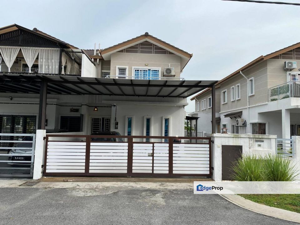 Taman Desiran Bayu, Puchong 2 Storey Semi D Cluster For Sale RENOVATED, Selangor, Puchong