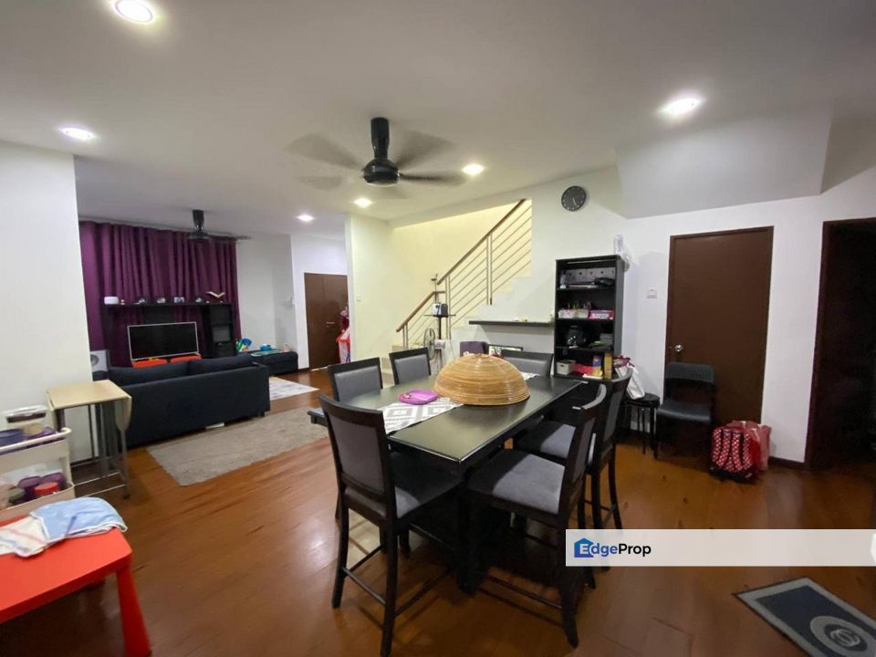 Taman Desiran Bayu, Puchong 2 Storey Semi D Cluster For Sale RENOVATED, Selangor, Puchong